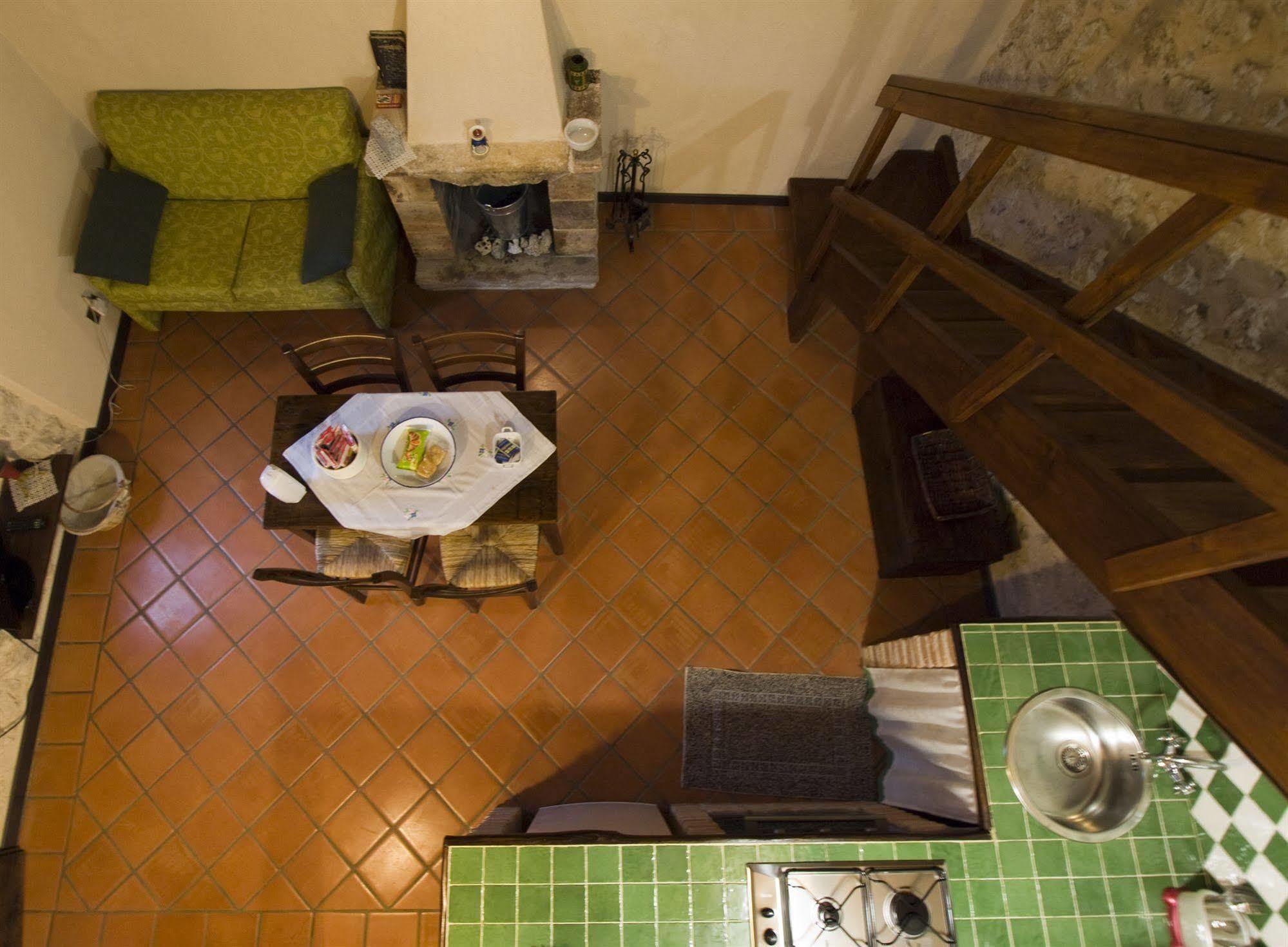 La Casa Su Le Dimore Del Borgo Santo Stefano Di Sessanio Bagian luar foto